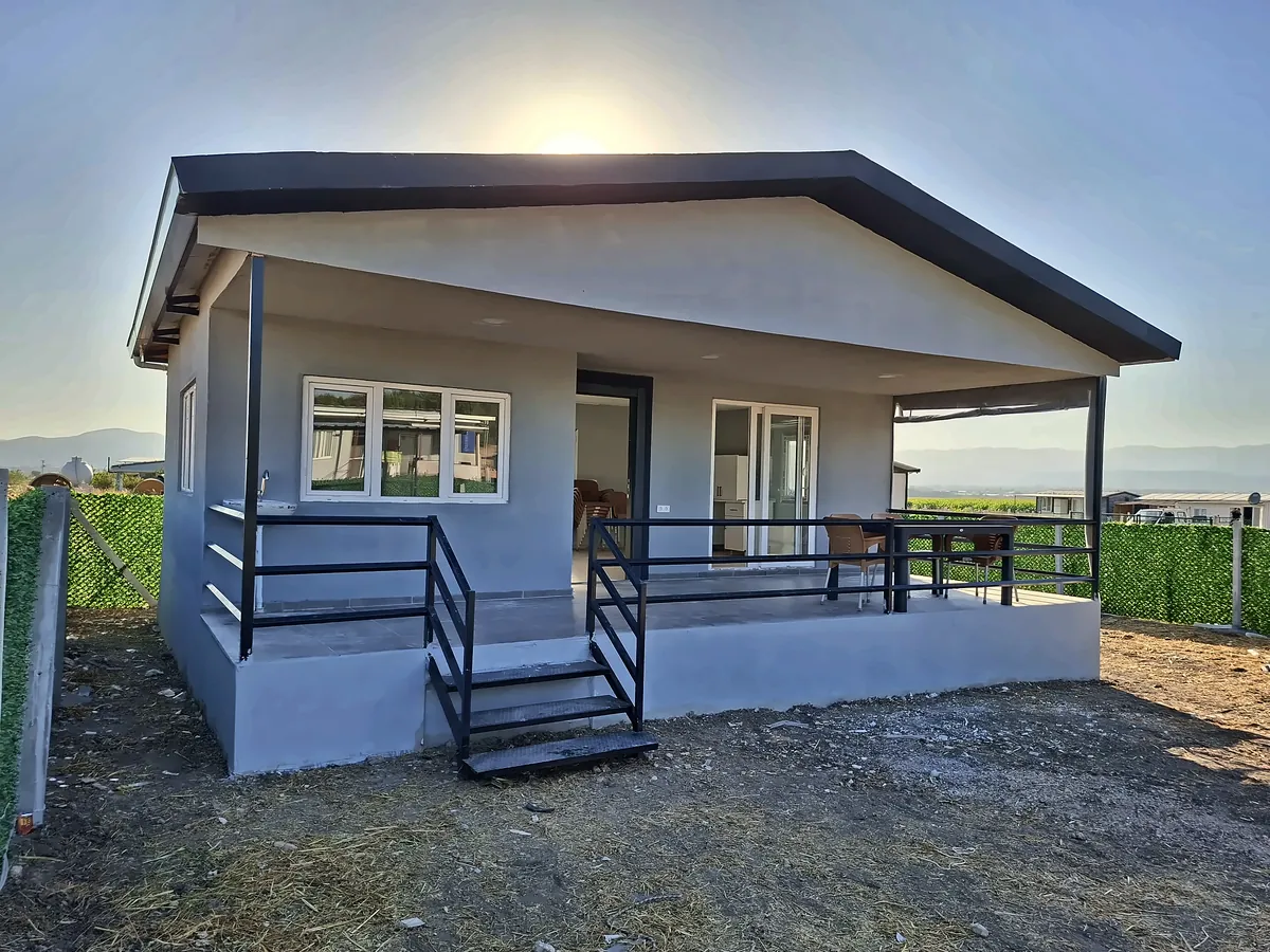Verandalı Prefabrik Ev